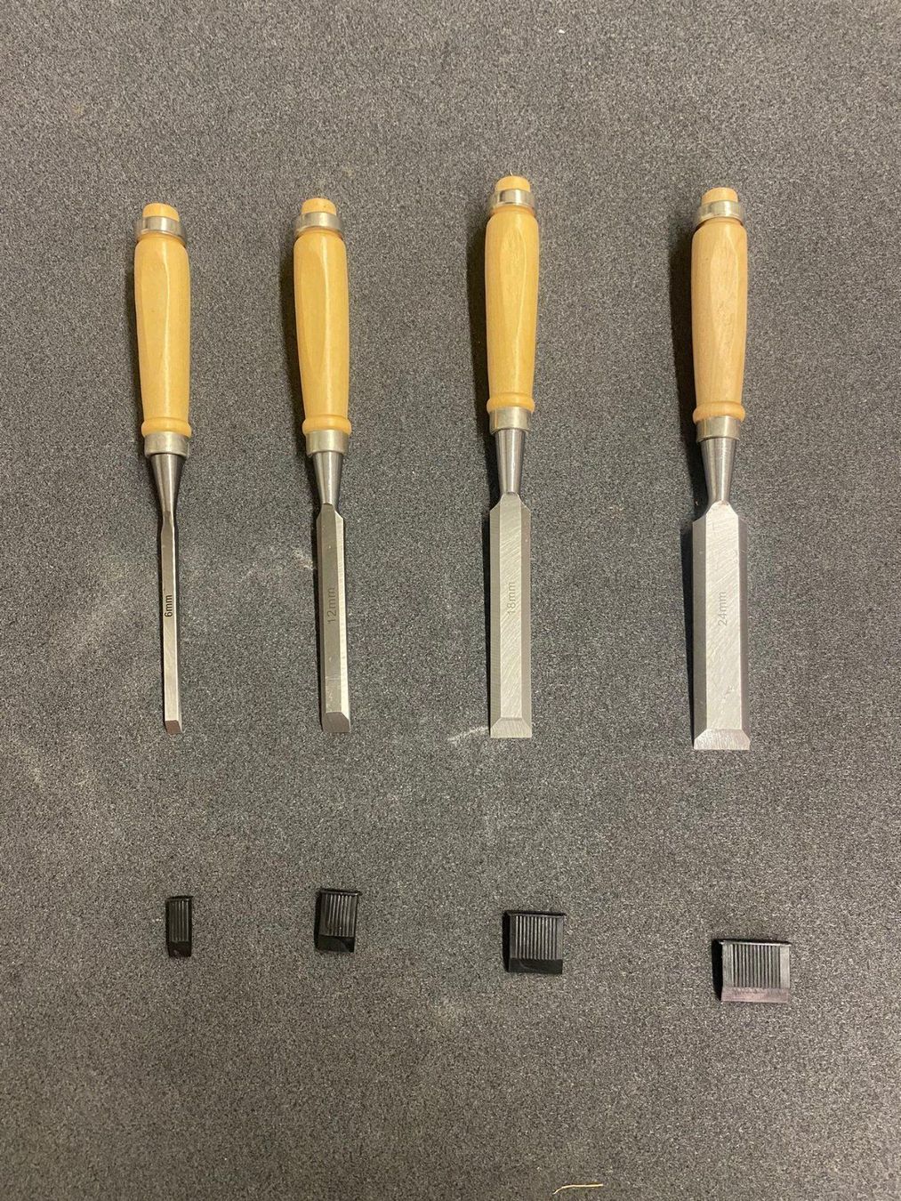 Alle Werkzeuge: Stechbeitelsatz mit Holzgriff 4-tlg. – Neu (gemäss Beschreibung) aus Heerbrugg von ProBau-Liq