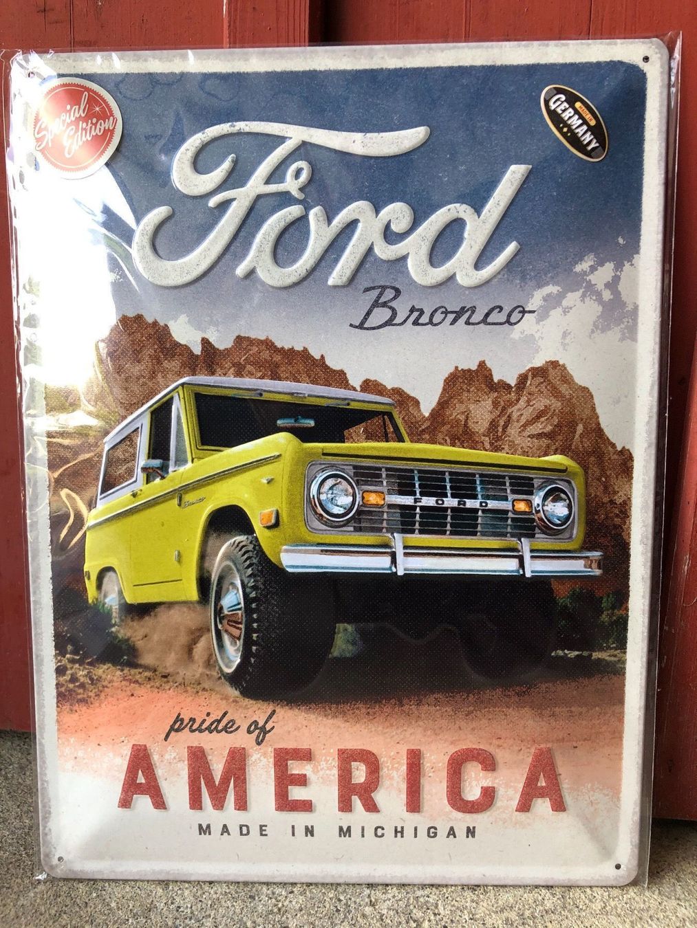 Insegne: Ford bronco 4x4 truck – Nuovo e nell'imballaggio originale da Reinach AG venduto da rares75