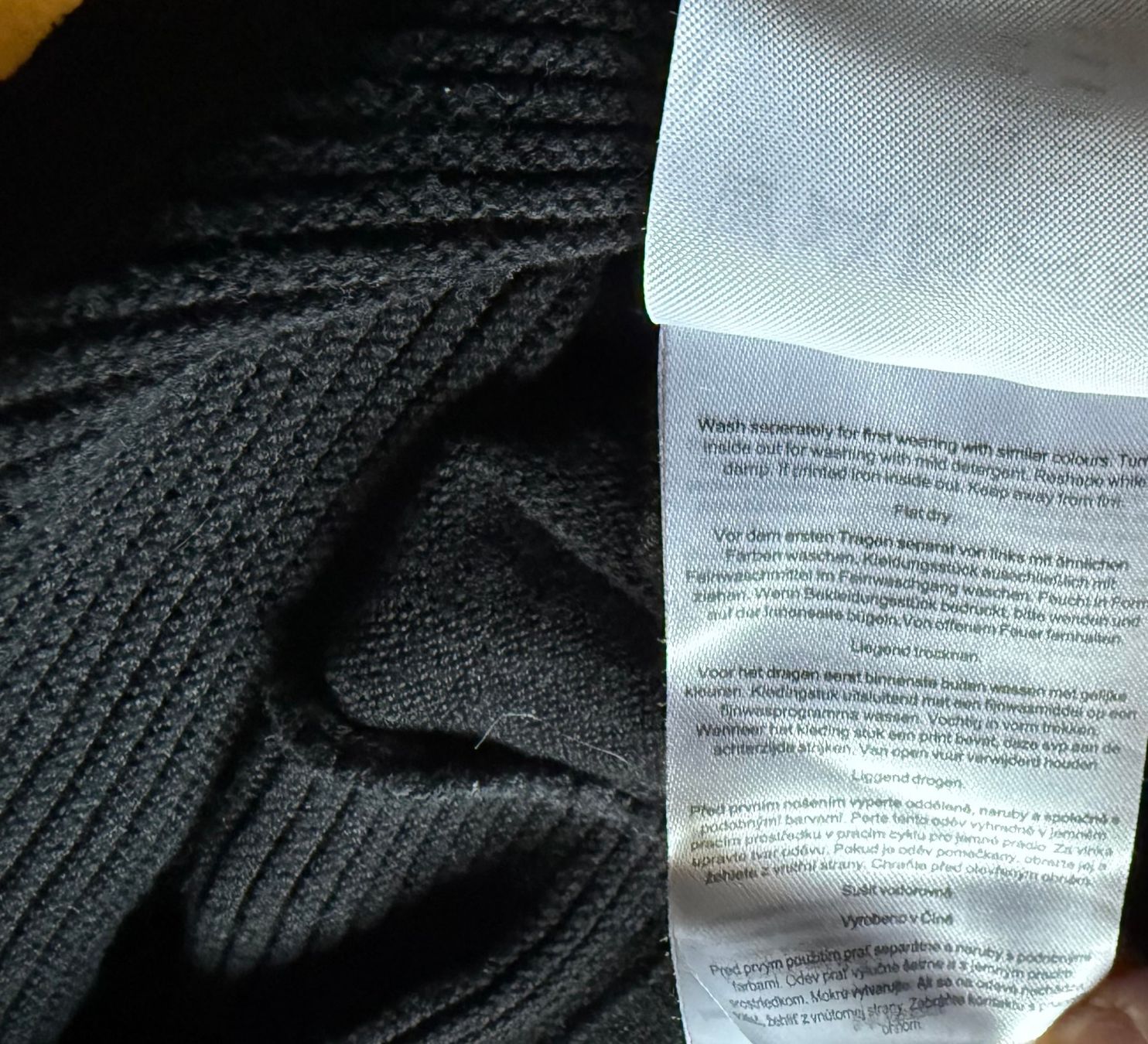Maglioni & Felpe: Rippenpulli schwarz mit seitlichem Einsatz – Usato da Zäziwil venduto da kreative-ideen 6