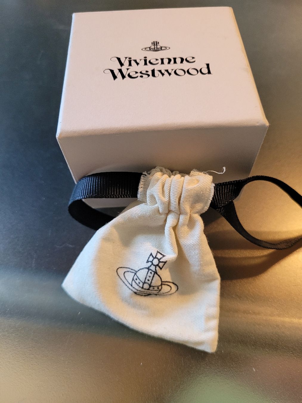 Catenine: VIVIENNE WESTWOOD ORB NECKLACE – Nuovo (secondo la descrizione) da Zürich venduto da mer_6tqg 6