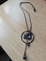 Verspielte lange Modeschmuck Kette mit Herz Neuwertig 