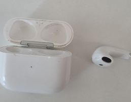 Apple AirPods einer fehlt mit Ladecase weiss akzeptabler