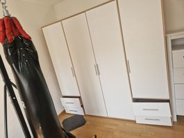 Kleiderschrank  4 Türen Schubladen muss bis 15 Juli Abholen