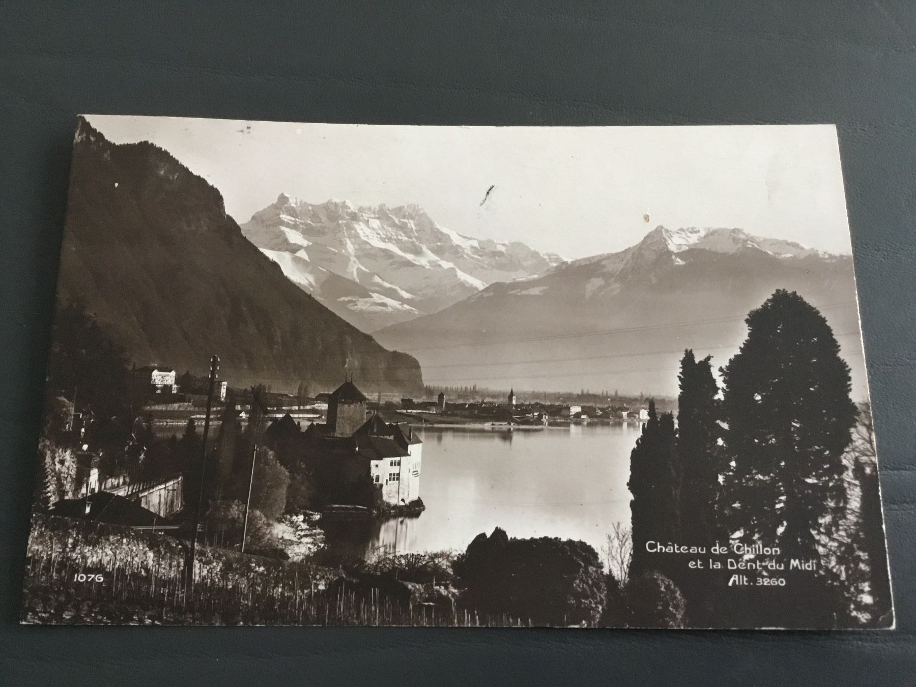 Ansichtskarten: Château de Chillon et la Dent du Midi – Gebraucht aus Kerzers von Georges3210