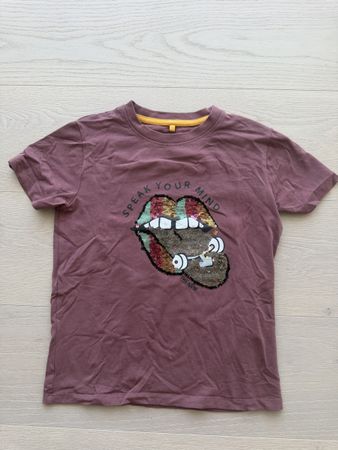 The new Tshirt 134/140 cm
