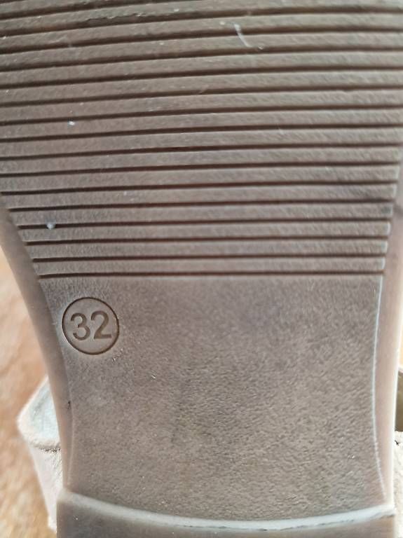 Scarpe per ragazzi: Kindersandalen (Gr. 32)  – Usato da Zürich venduto da Rip2 3