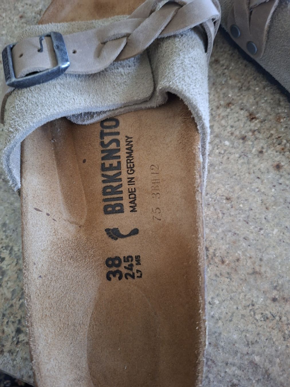 Birkenstock Damenschuhe: Birkenstock Sandalen beige Grösse 38 – Gebraucht aus Sommeri von san_pwq8 2