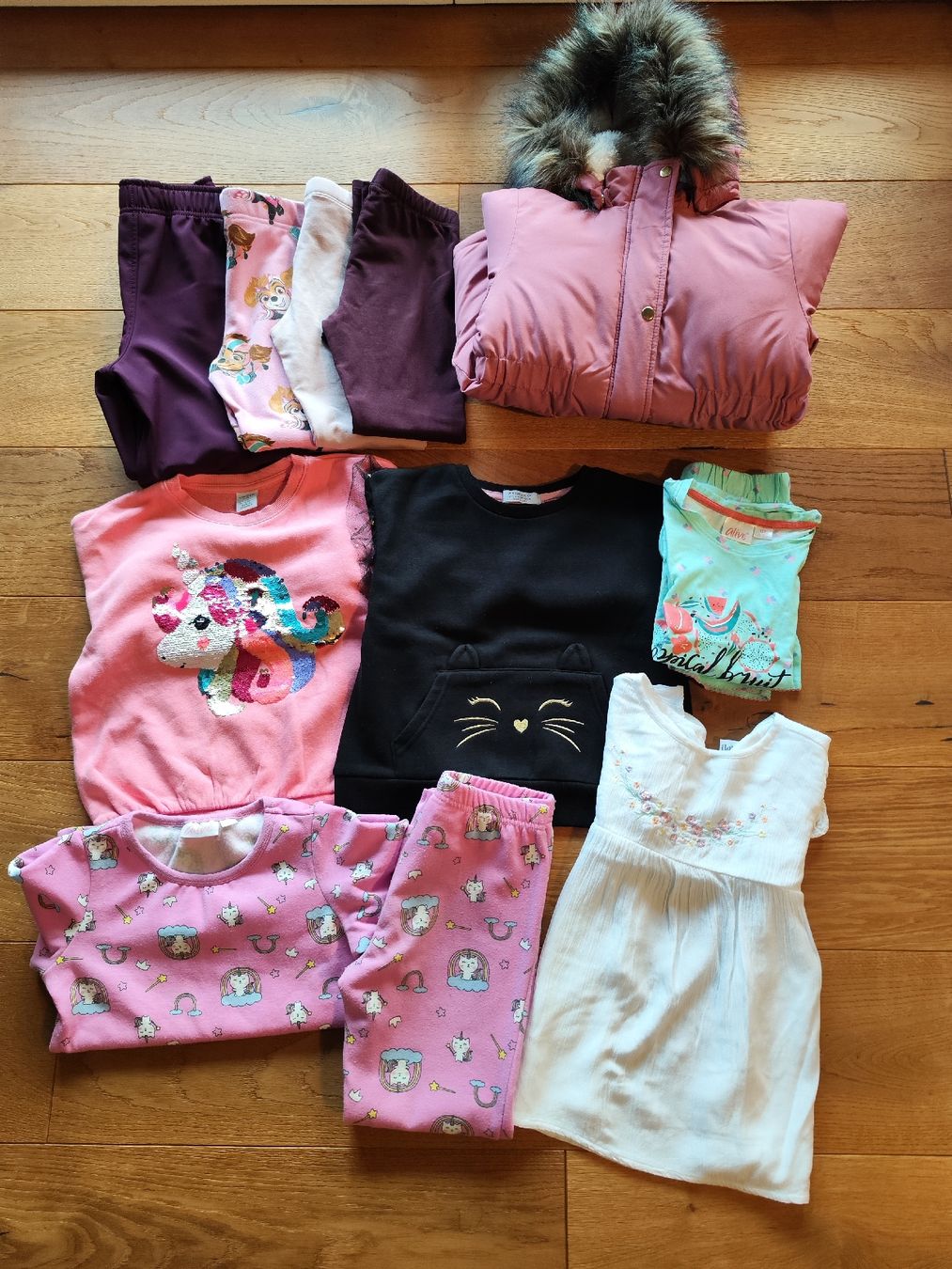 Lotti & Set di vestiti: Kleiderpaket i Gr. 122 – Usato da Kriens venduto da Xonox