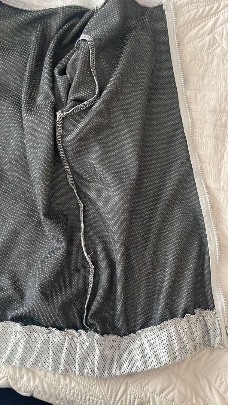 H&M Jacken: Leichter, grauer Bomber-Pulli von H&M, Grösse S – Gebraucht aus Winterthur von GrobyK 1