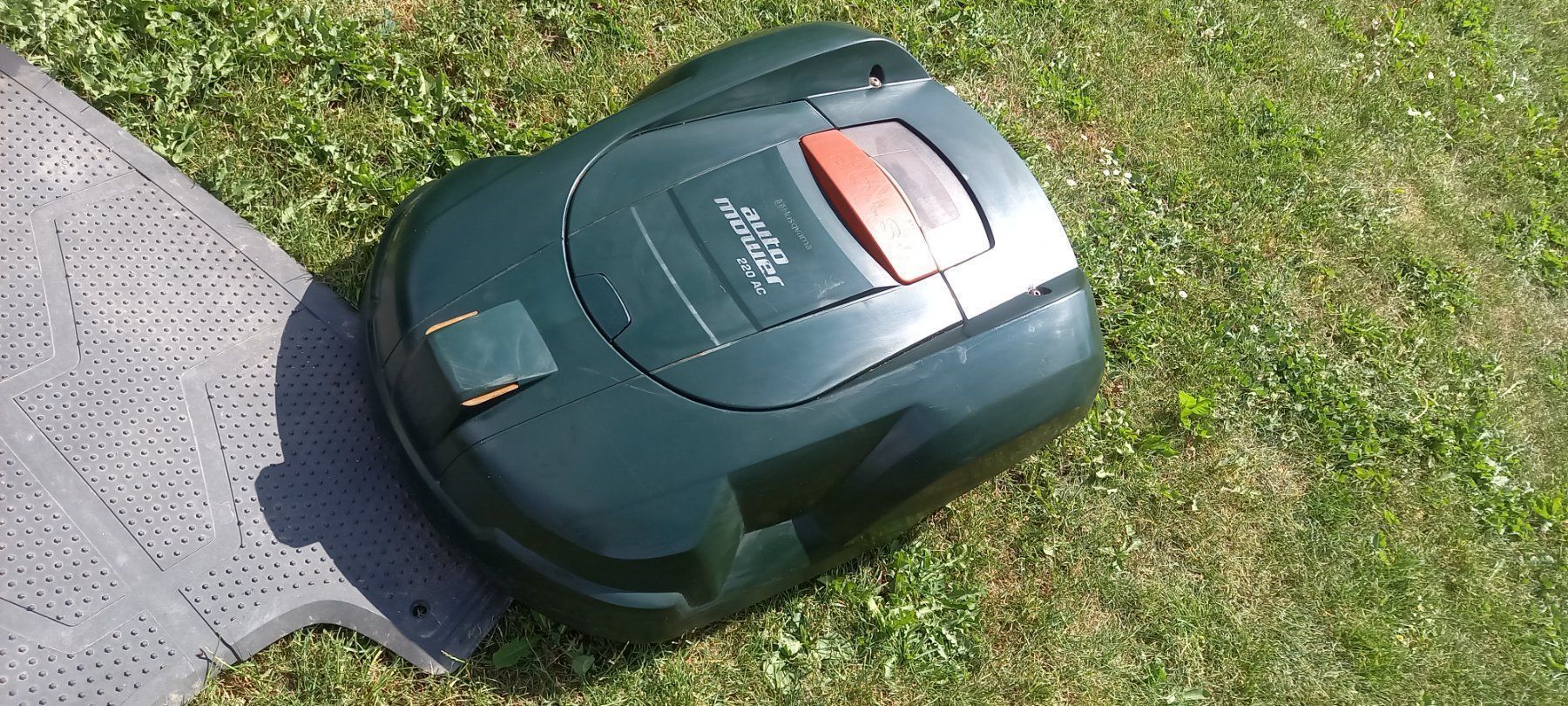 Husqvarna Tagliaerba: Husqvarna automower Ac220. – Usato da Grenchen venduto da Asus_ 2