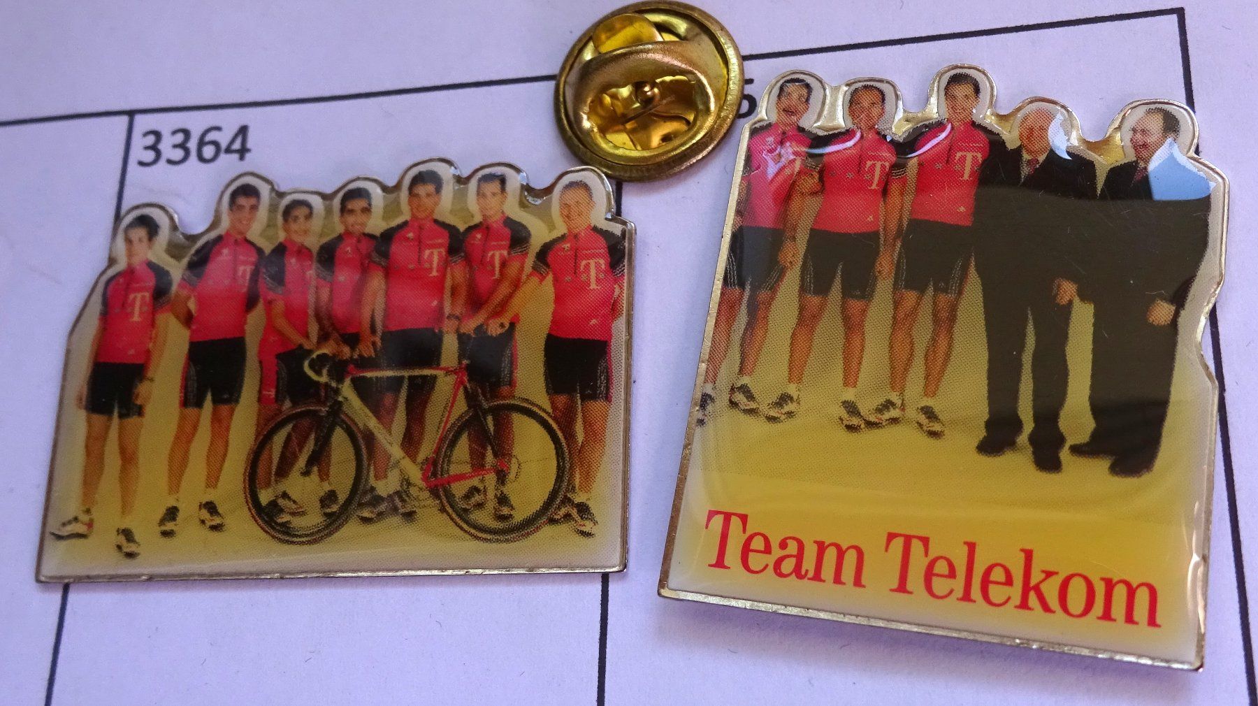 Placchette & Badge: 2 Pin Telekom Team Radfahrer – Usato da Utzenstorf venduto da BUtter81