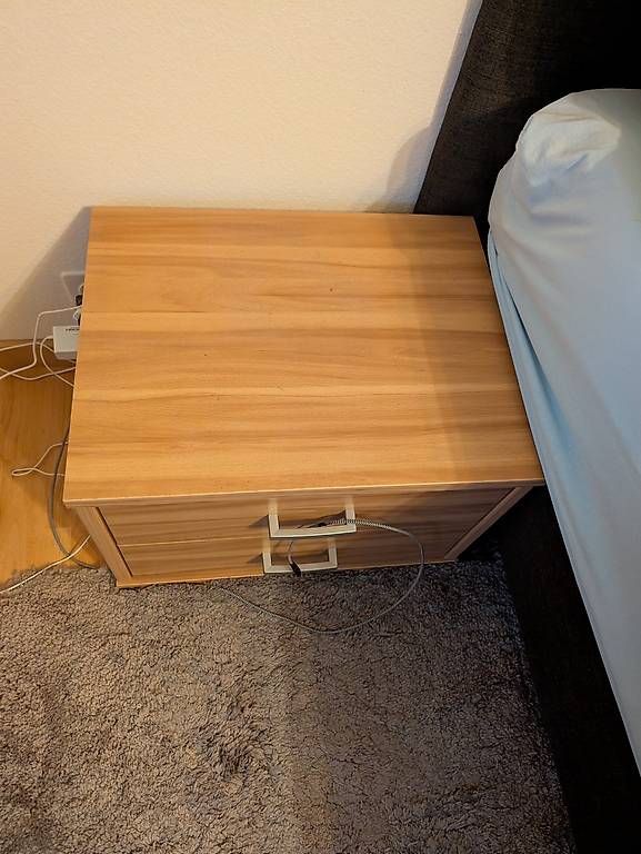 Tables de nuit: Nachttisch – D'occasion à Seengen par maetteli3