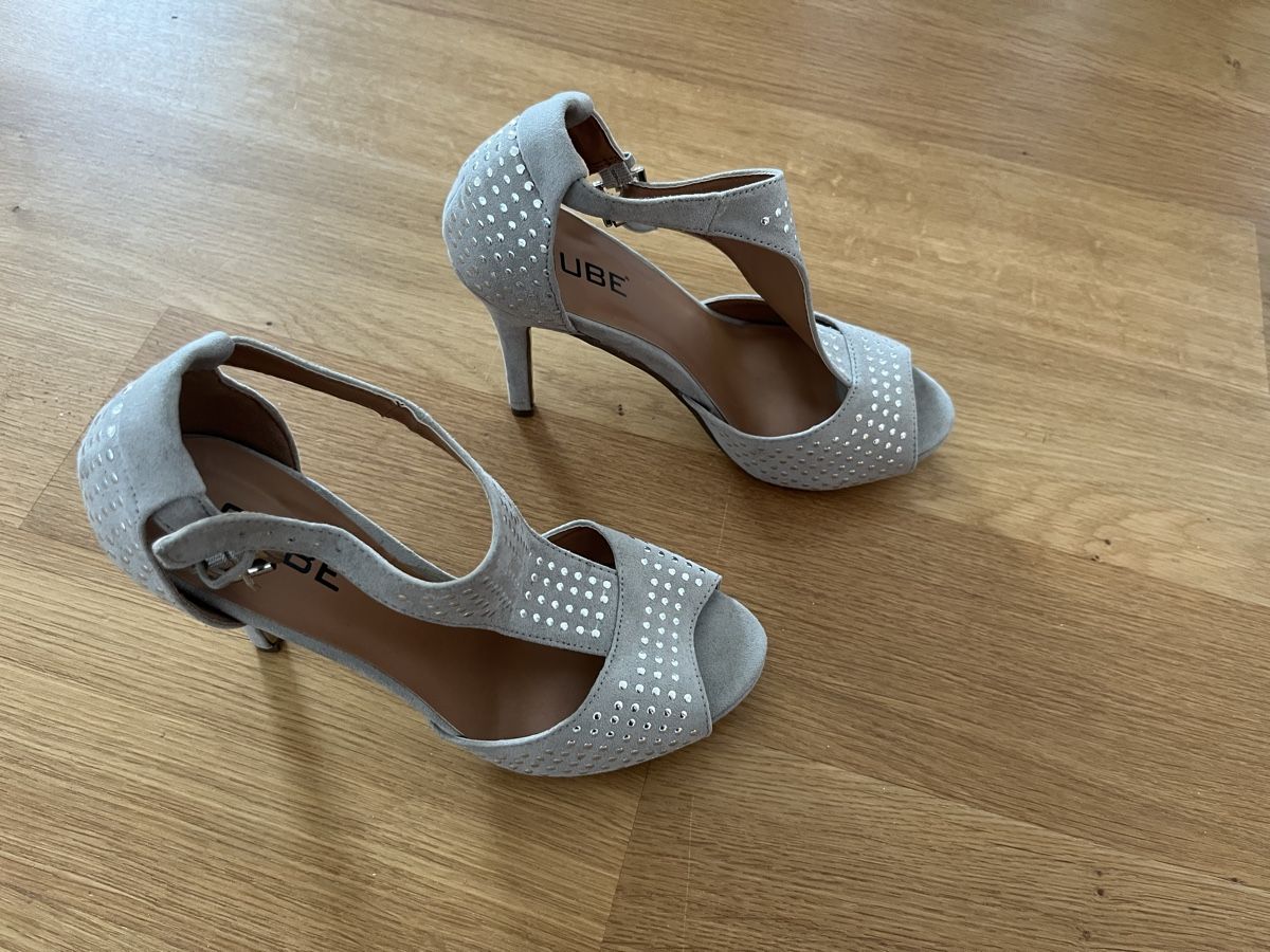 Cube Scarpe da donna: Pumps grau Party Cube 37 NEU – Nuovo (secondo la descrizione) da Rotkreuz venduto da rinchee 2