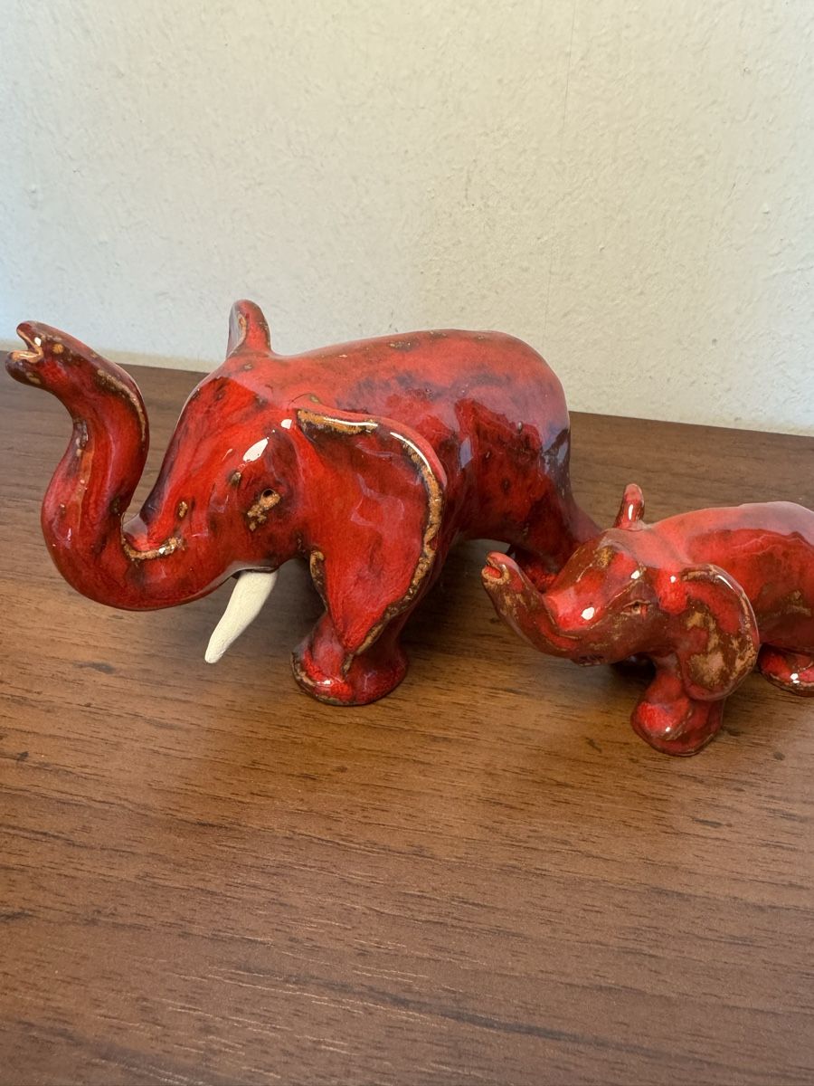 Statuette: 2 Keramik Elefanten, Sammlerstücke – Usato da Balsthal venduto da Narulya 1