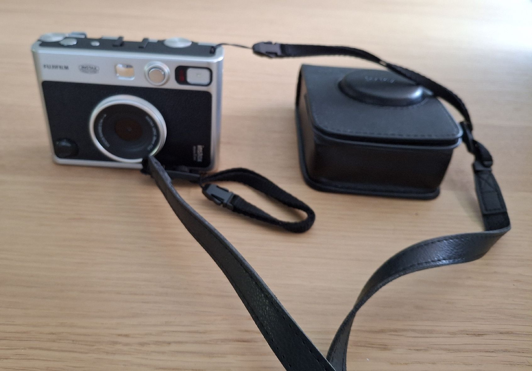 Fujifilm Kamera: Instax Mini Polaroid Kamera – Gebraucht aus Basel von ele_9bm9 1