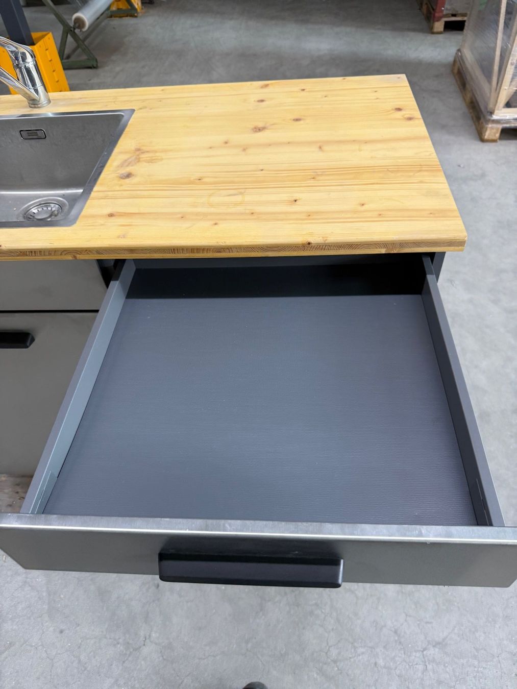 Cuisines complètes: Küchenzeile mit separatem Schrank – D'occasion à Liestal par T-Bazar 8