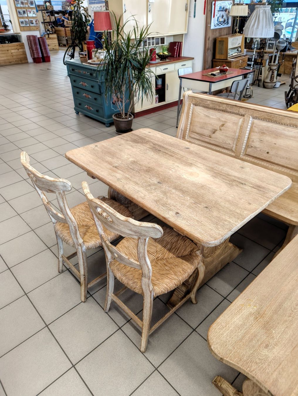 Set di tavolo e panche: Eckbank mit Tisch und 2 Stühlen – Usato da Basel venduto da bk_brockibasel 4