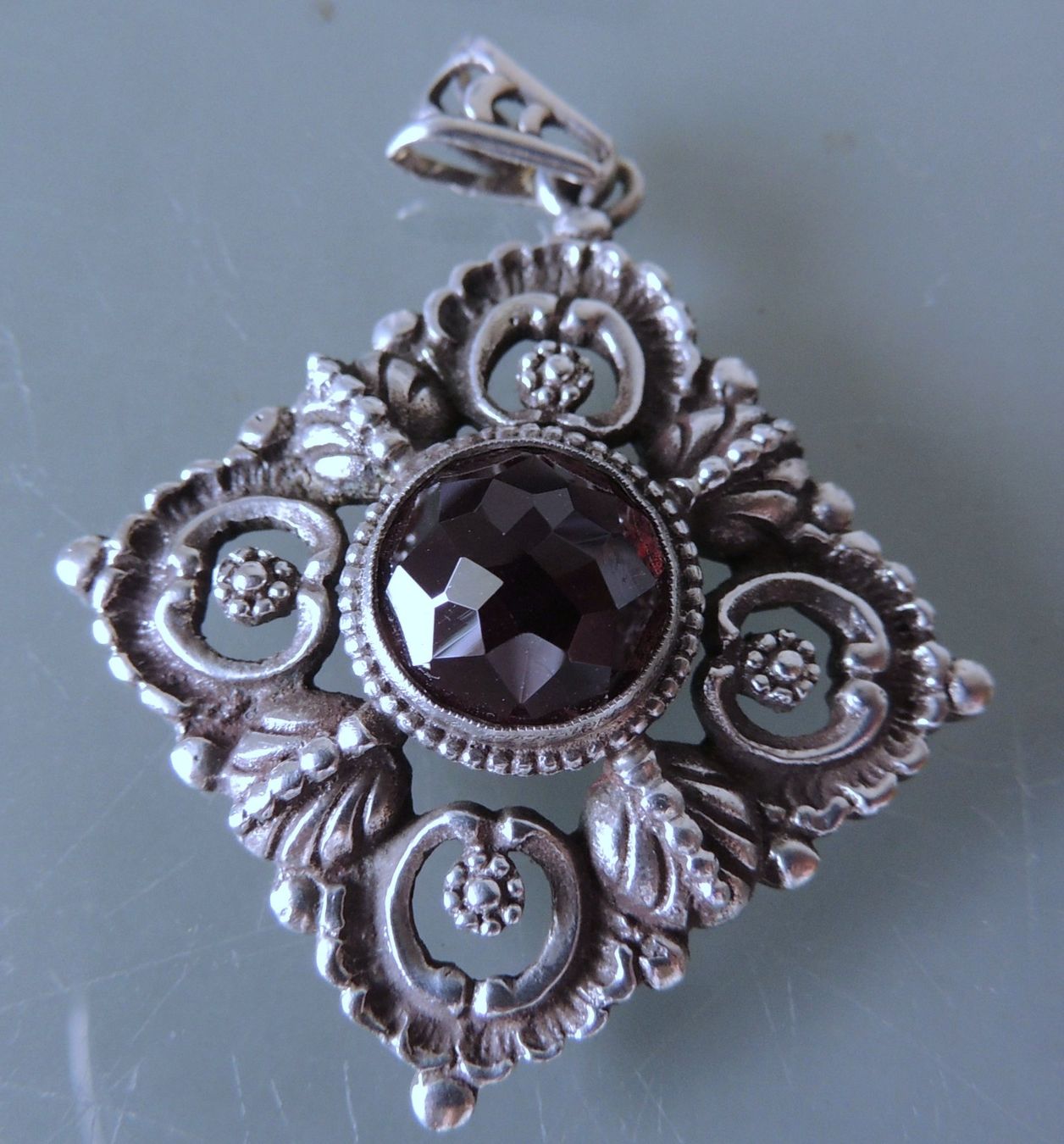 Ciondoli: Granat Silber 835 Anhänger Jugendstil – Usato da Waldenburg venduto da schaller707