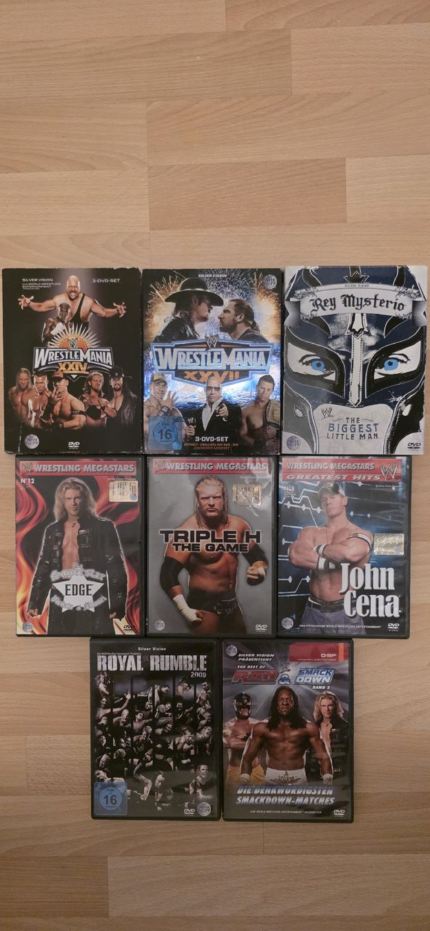 Alle DVDs: WWE DVD Sammlung ab 1.- – Gebraucht aus Flawil von Heartbreaker
