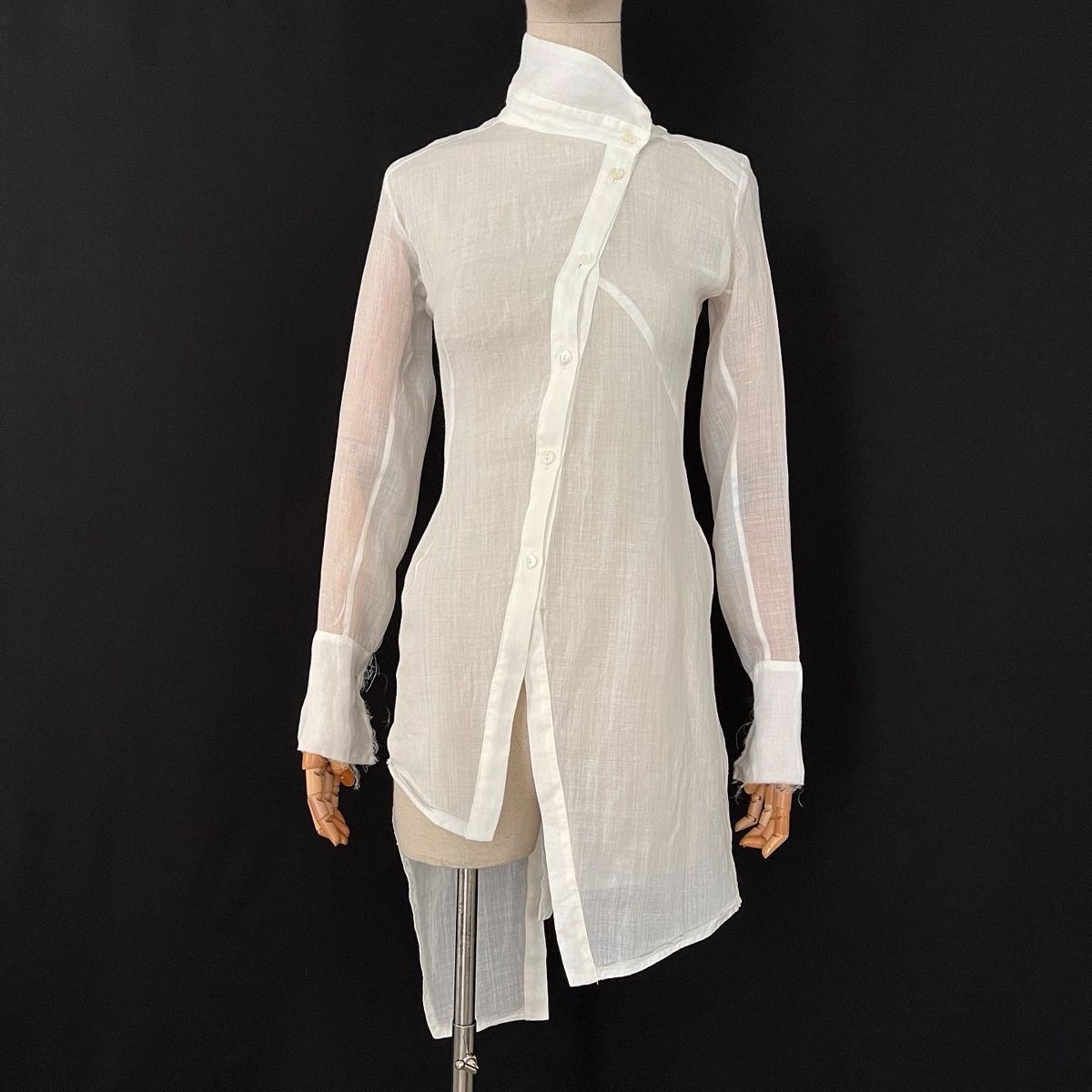 Blusen: ALEKSANDR MANAMIS Exclusive Asymmetric Shirt – Neu (gemäss Beschreibung) aus Emmen von Avviivva_Com2023