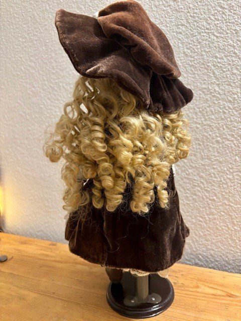 Puppen: Puppe mit langen Locken – Gebraucht aus Stansstad von AnetteH 2