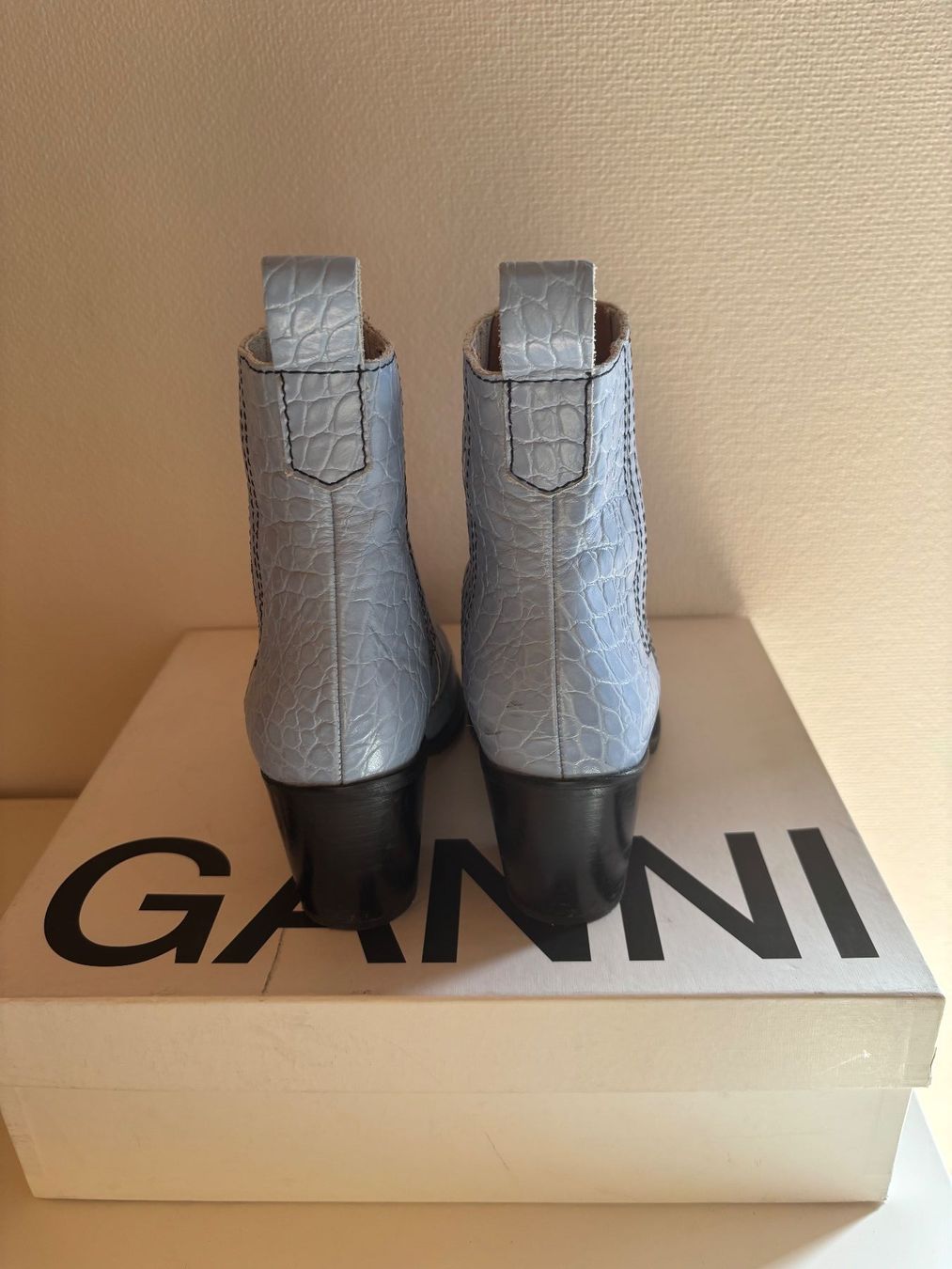 Ganni Scarpe da donna: 100% Ganni - Stiefelette Hellblau – Usato da Weinfelden venduto da stella79 3
