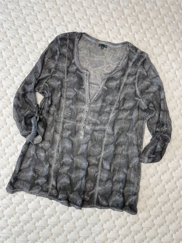 Nile Camicette: Nile Blouse grey leaf pattern size L silk-cotton blend – Usato da Lausanne venduto da Danash 1
