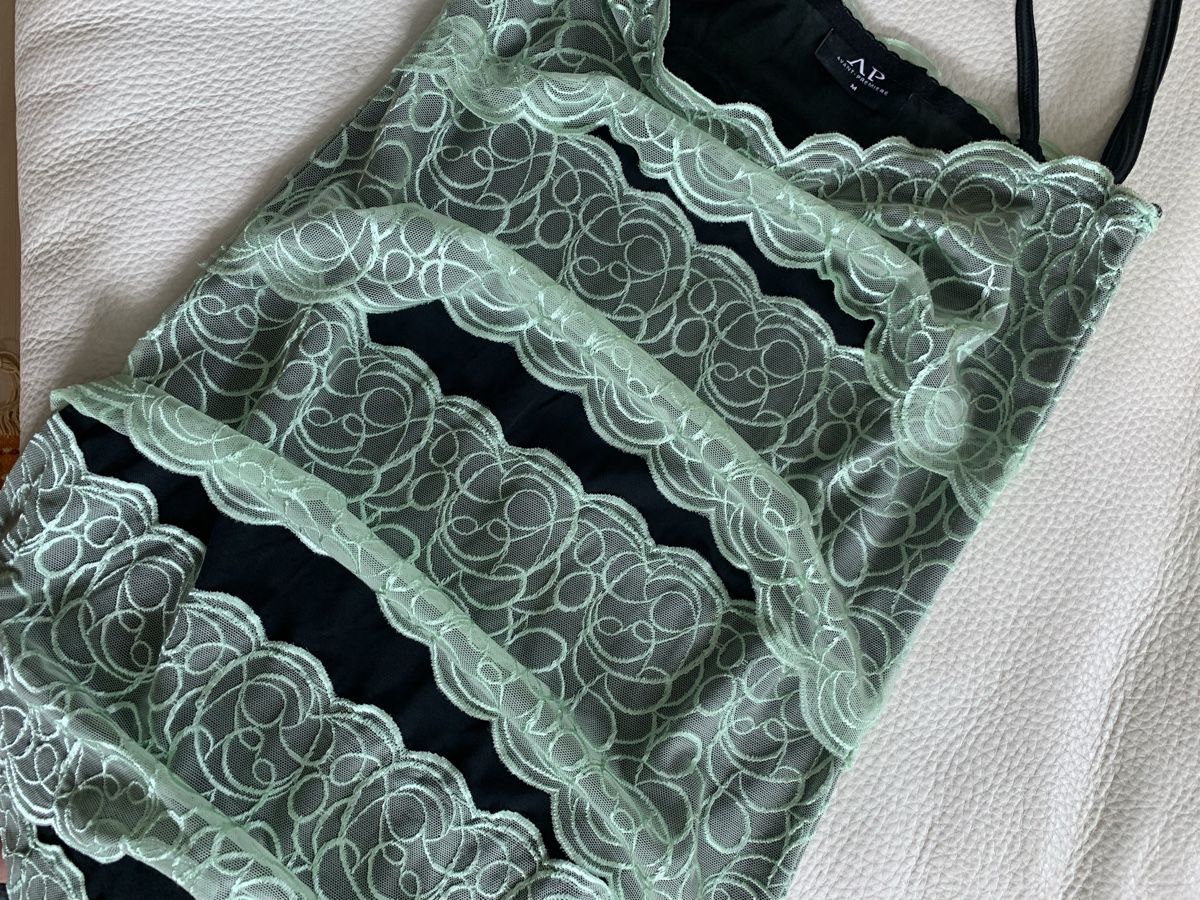 Avant Premiere Altra biancheria intima: Mintfarbenes Negligé aus Spitze, Grösse M - Top! – Usato da Teufen AR venduto da parazello 1