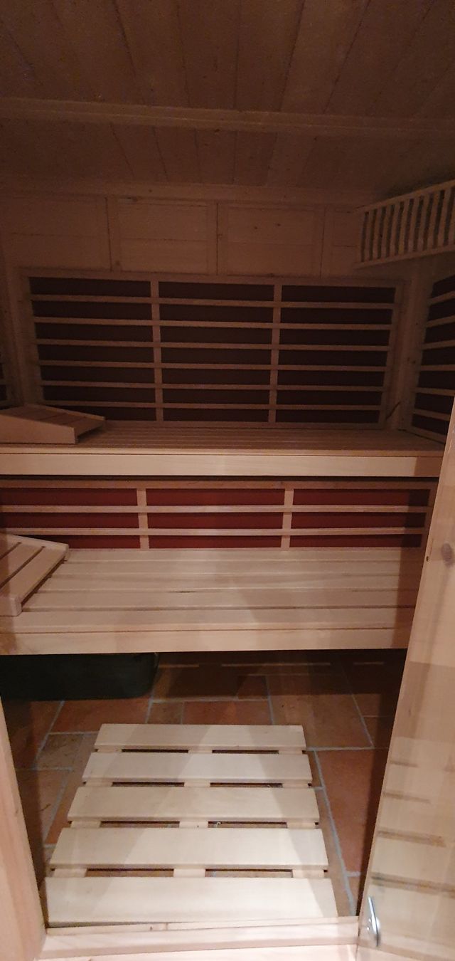Sauna & Accessori: Wärmekabine Infrarot/ Sauna – Usato da Wittinsburg venduto da Rogeri 3