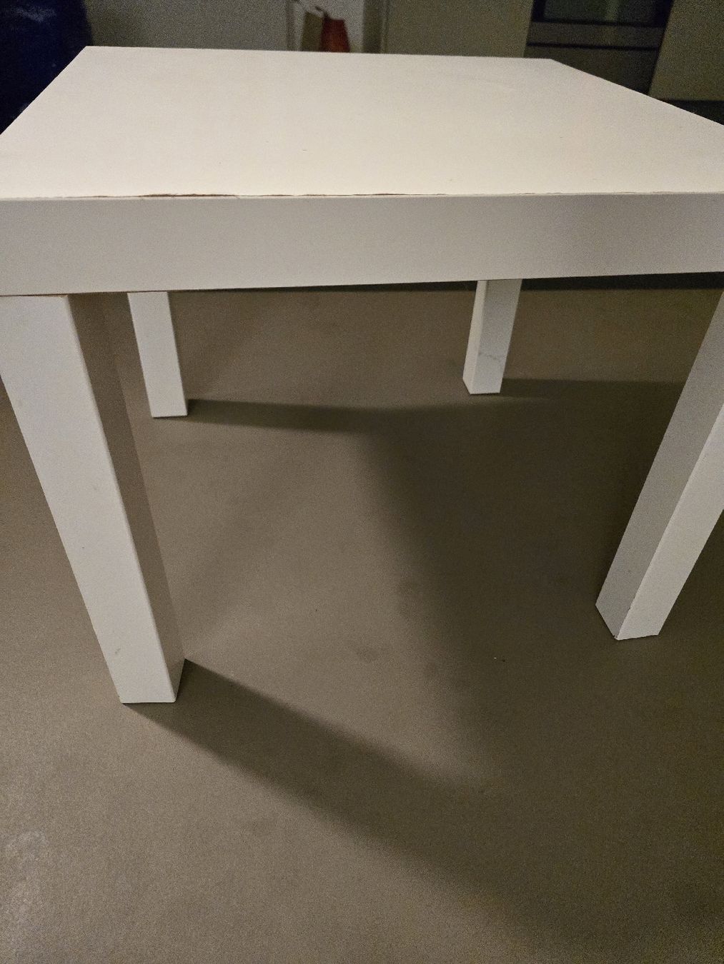 Tavoli: 2x White square table – Usato da Zürich venduto da sapta15 1