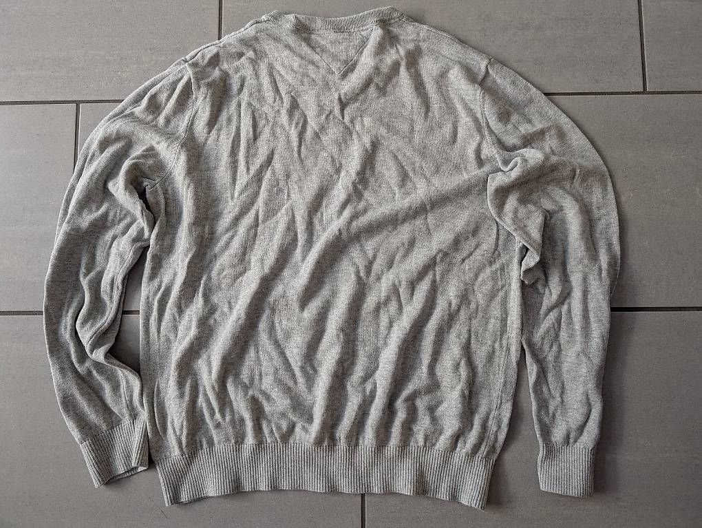 Tommy Hilfiger Pullover & Sweatshirts: ** Tommy Hilfiger Pullover ** (Grösse L) – Gebraucht aus Wollerau von R3D3X3 1