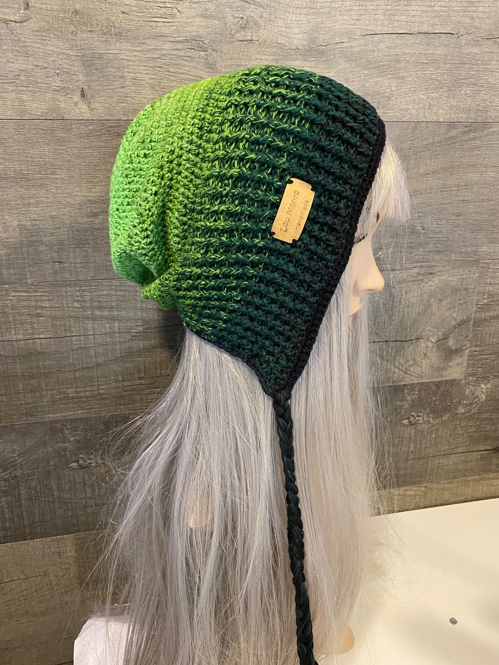 Copricapi, berretti & cappellini: Bonnet Beanie Handmade – Nuovo (secondo la descrizione) da St. Niklaus VS venduto da loumonrohandmade