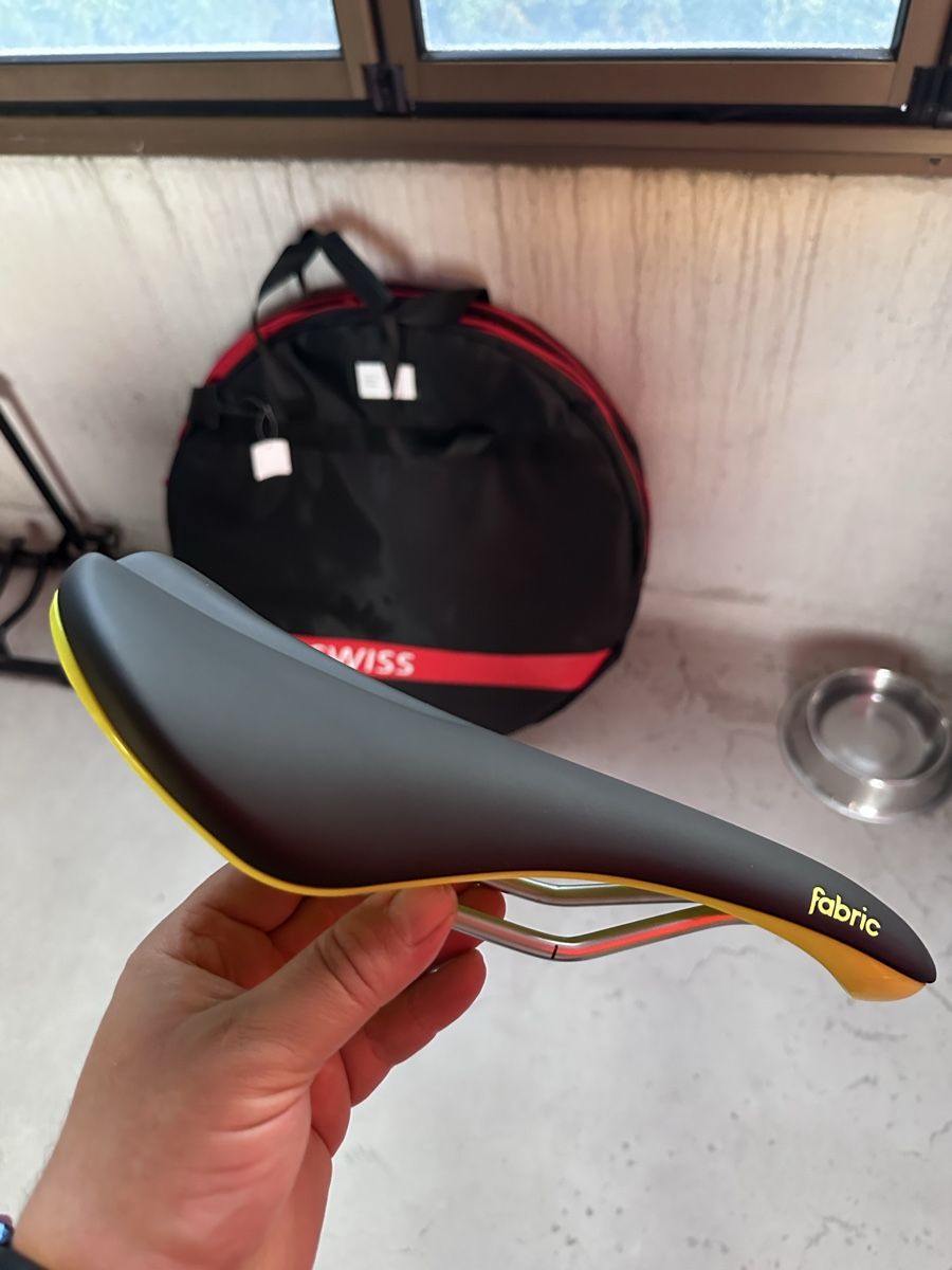 Pezzi di ricambio: Sattel velo Fabric, NEUE – Nuovo (secondo la descrizione) da niederuzwil venduto da Gpepi
