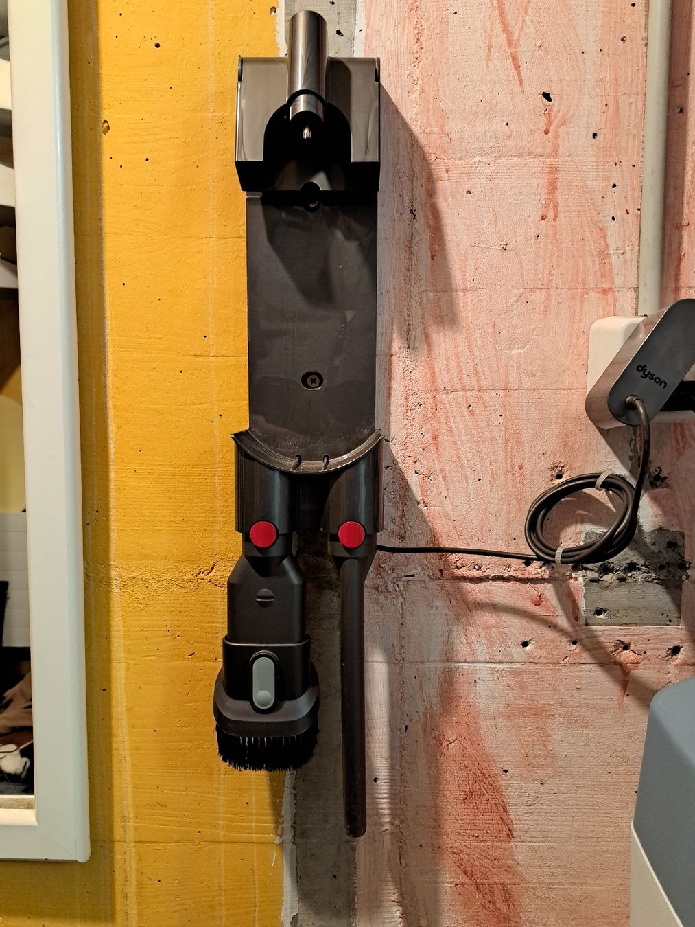 Dyson Aspirateurs & Accessoires: dyson v8 – D'occasion à Seengen par Allshop1 1
