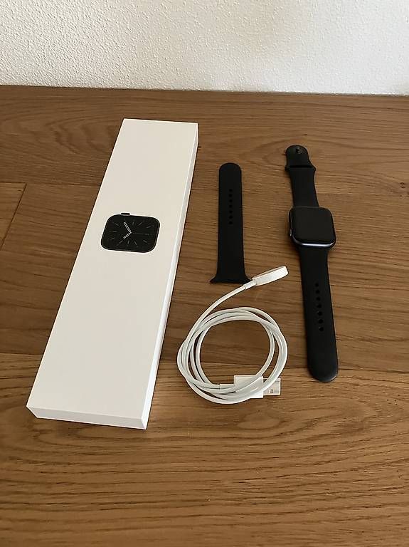 Smartwatch: Apple Watch 6 44 mm – D'occasion à Menznau par siricius