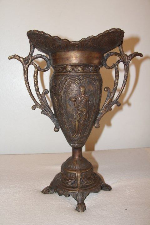 Vasi & Recipienti: Vase en bronze , h-37cm , 4500 gram . – Usato da Praz (Vully) venduto da pikuluka1 1