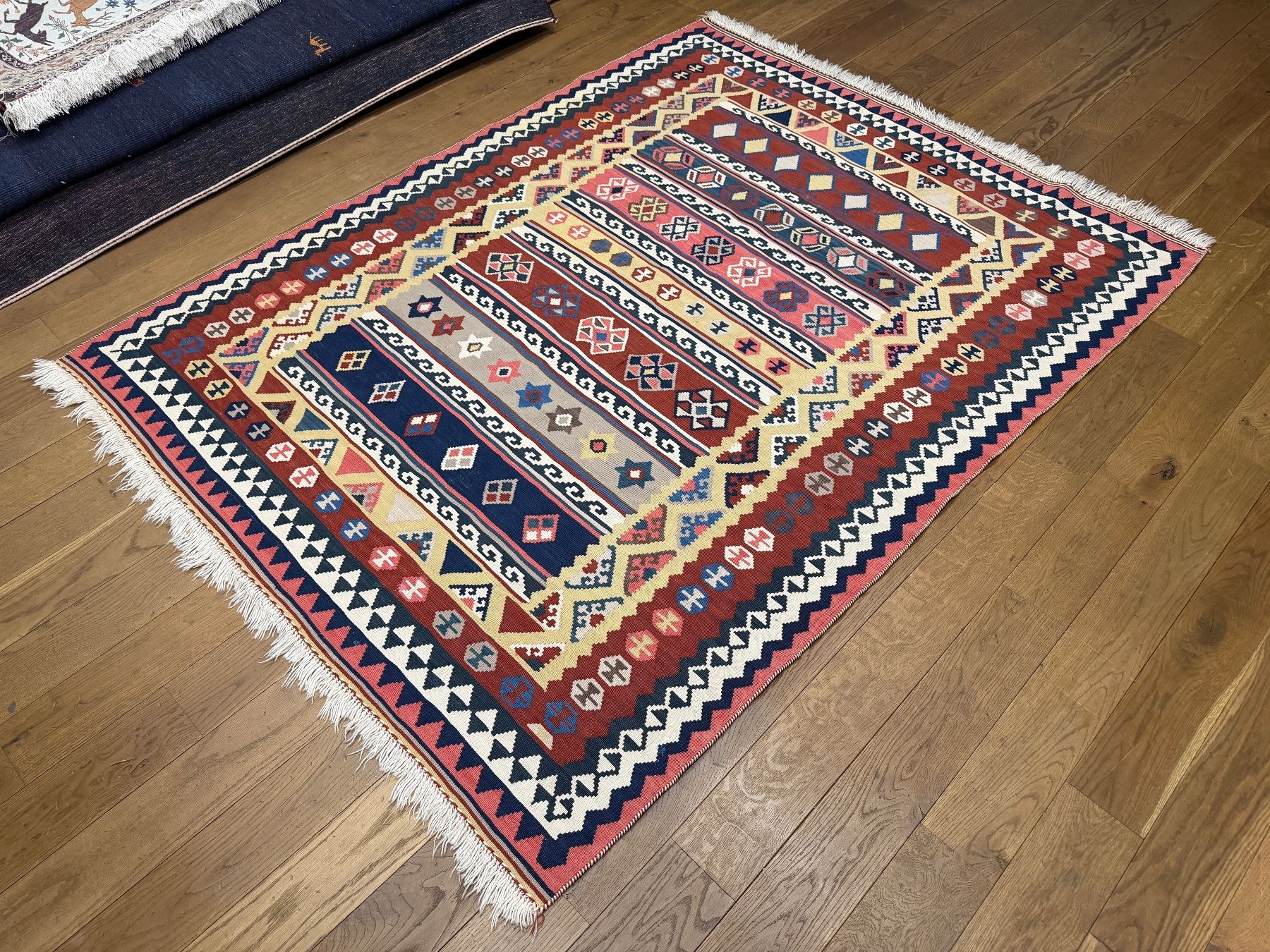 Kelim Tappeti: Kelim - handgeknüpfter Orintteppich gratis Versand – Usato da Bennau venduto da Mayer_Carpets 1