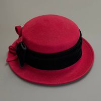 eleganter Wollfilz-Hut mit Samt-Band und Schleife