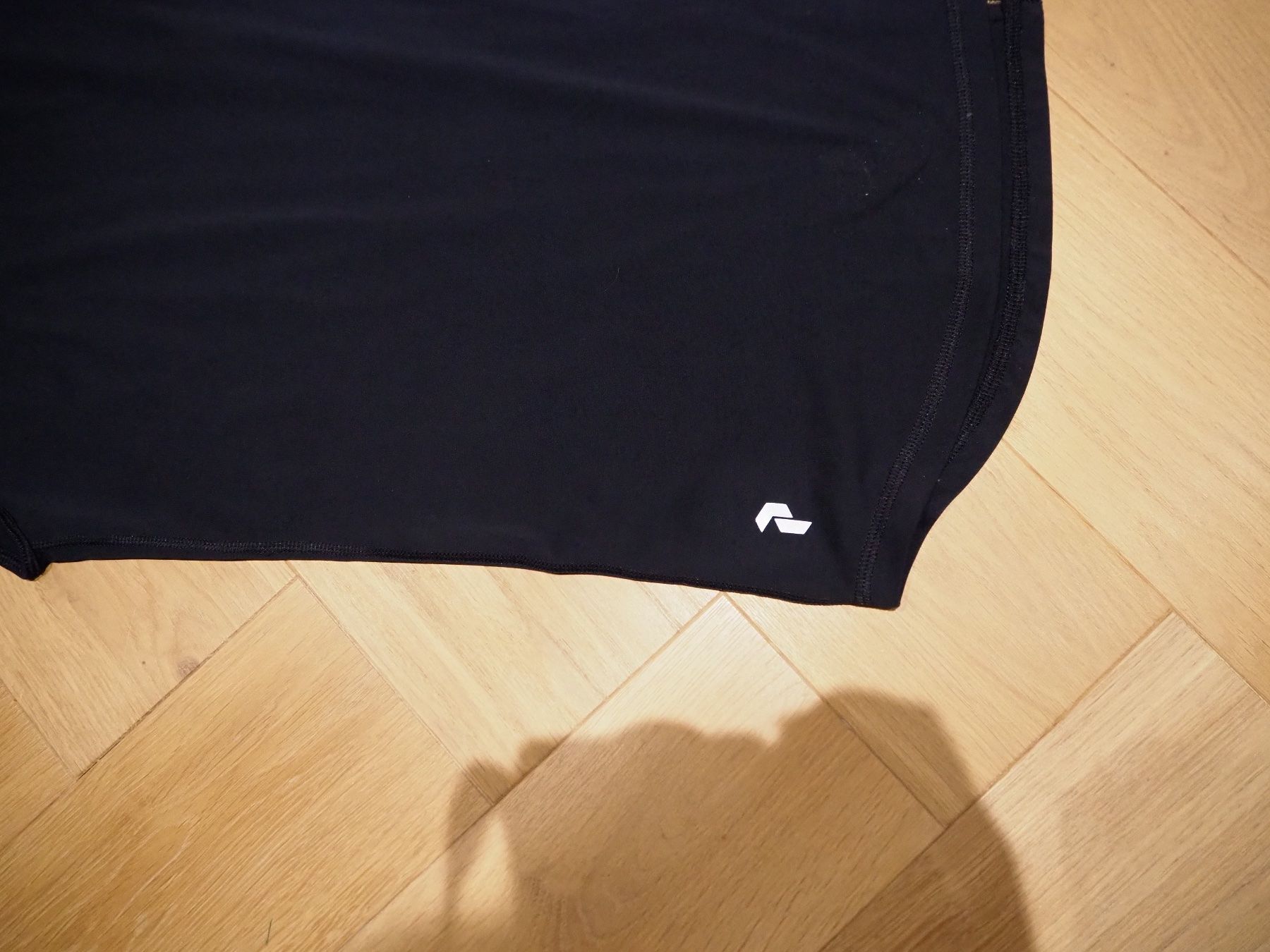 Peak Performance T-Shirts: Peak Performance Funktionstshirt Gr. S dunkelblau – Gebraucht aus Zürich von snowow 1