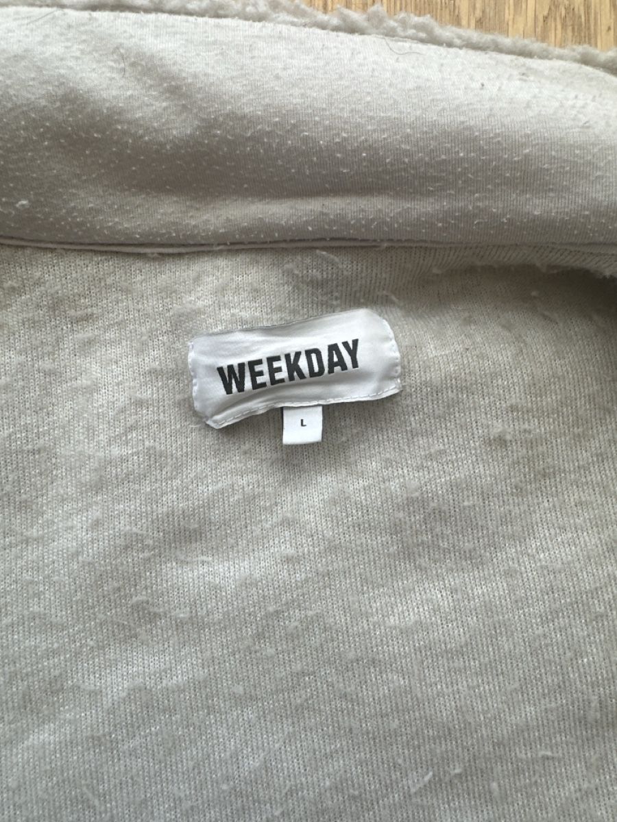 Weekday Giacche: Weekday Fleece Jacket Grey Size L – Usato da Brittnau venduto da iBazuka 2