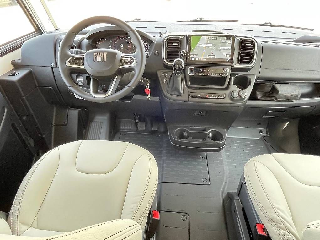 Camping Fahrzeuge: Rapido SERIE 8F 854 F – Gebraucht aus Langenthal von Reisemobil01 1