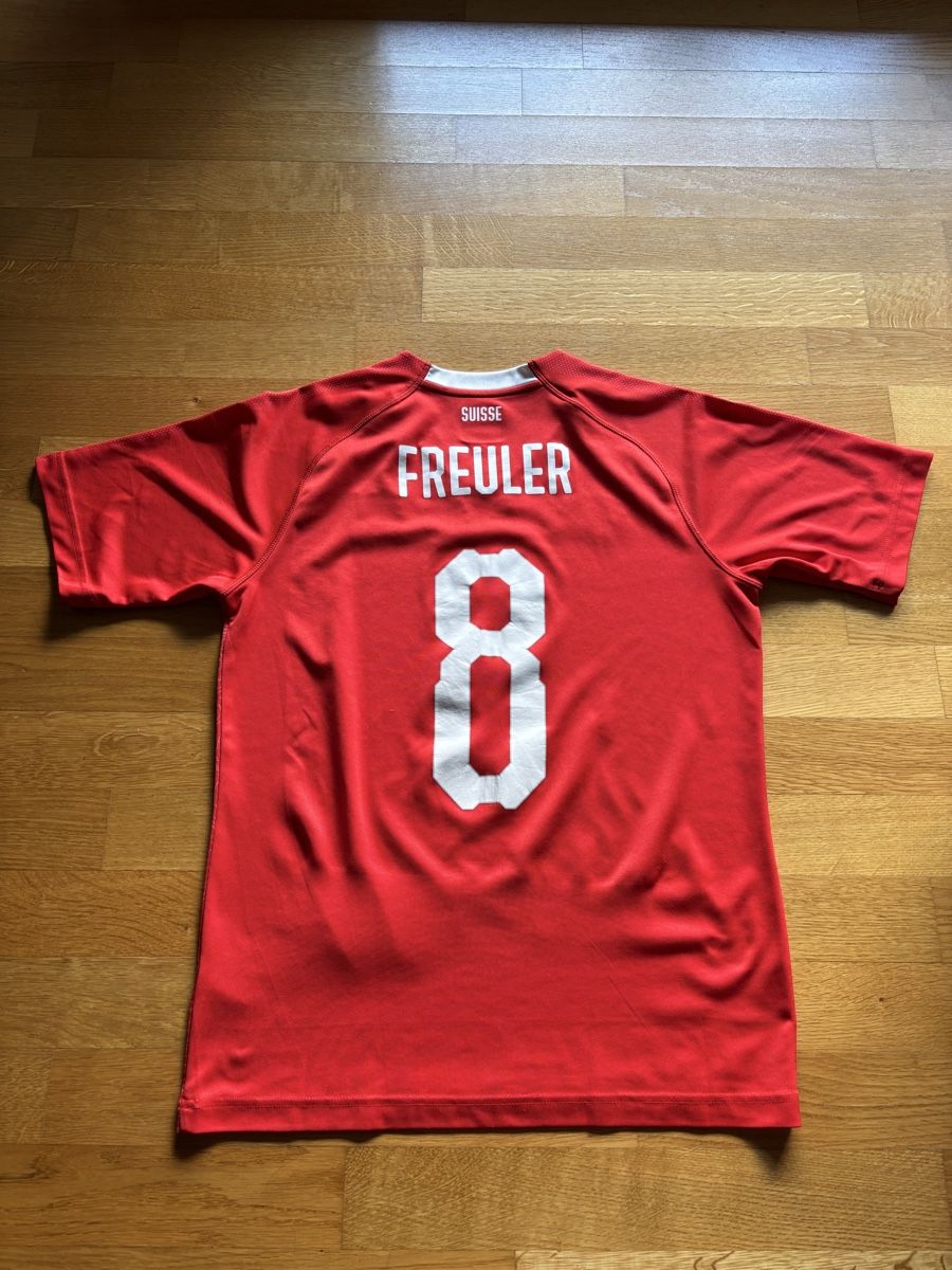 Puma Maillots de corps & Pantalons: Fussballtrikot Schweiz Freuler 8 – D'occasion à Winterthur par Domihofmann 1