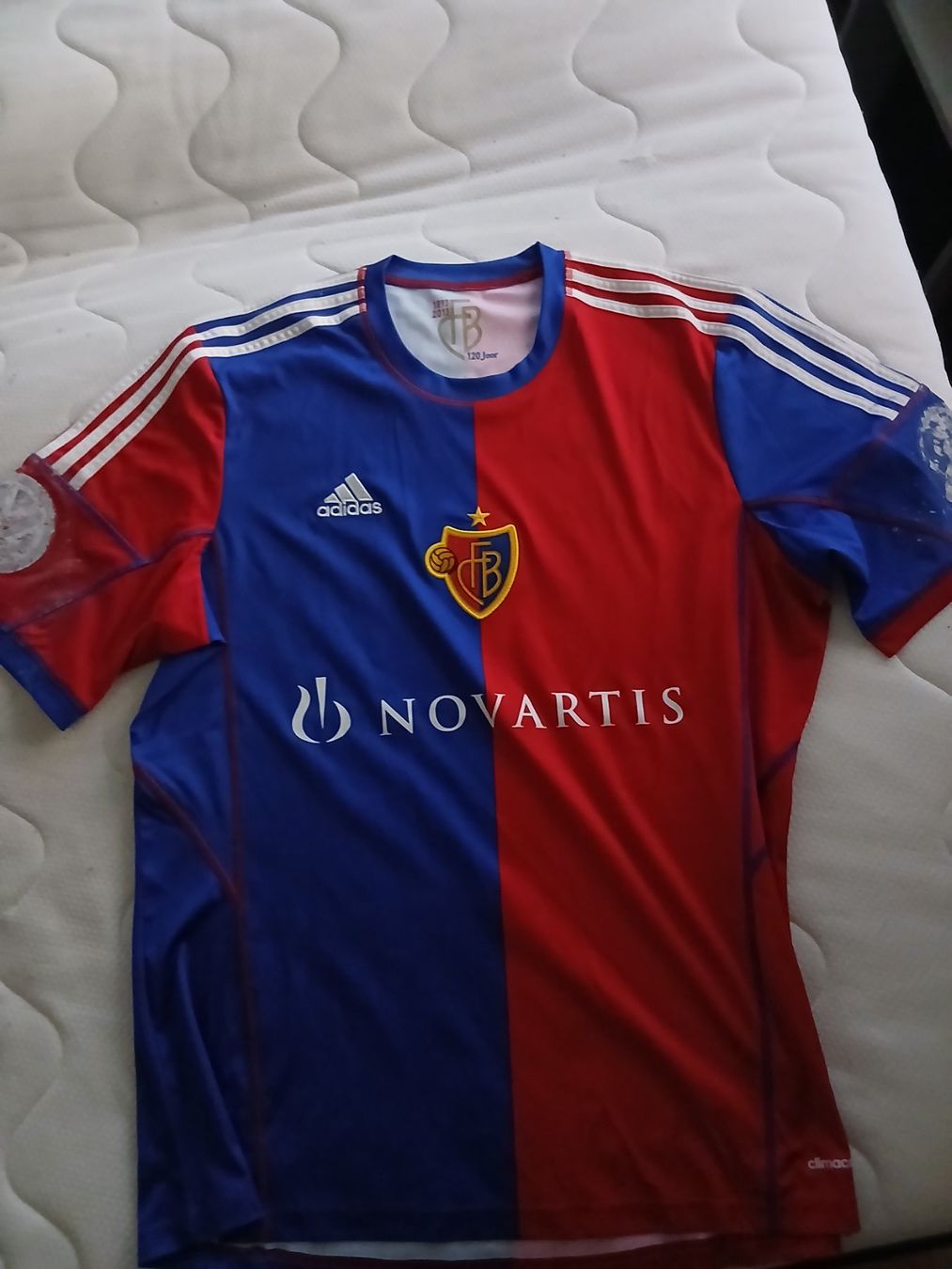 Adidas Leibchen & Hosen: FC Basel Trikot 120 Joor – Gebraucht aus Oberglatt ZH von Sandro0124