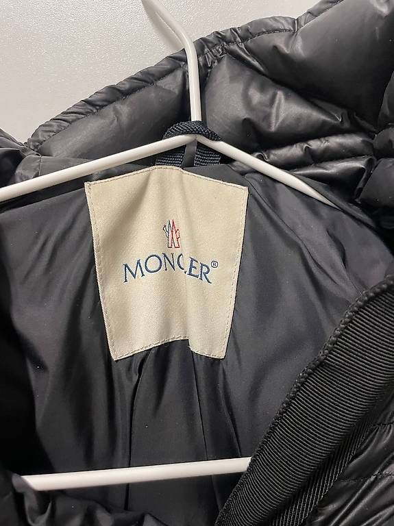 Giacche: Moncler Mountain Print Ski Jacket Size S – Usato da Lachen SZ venduto da mar_pc6x 1
