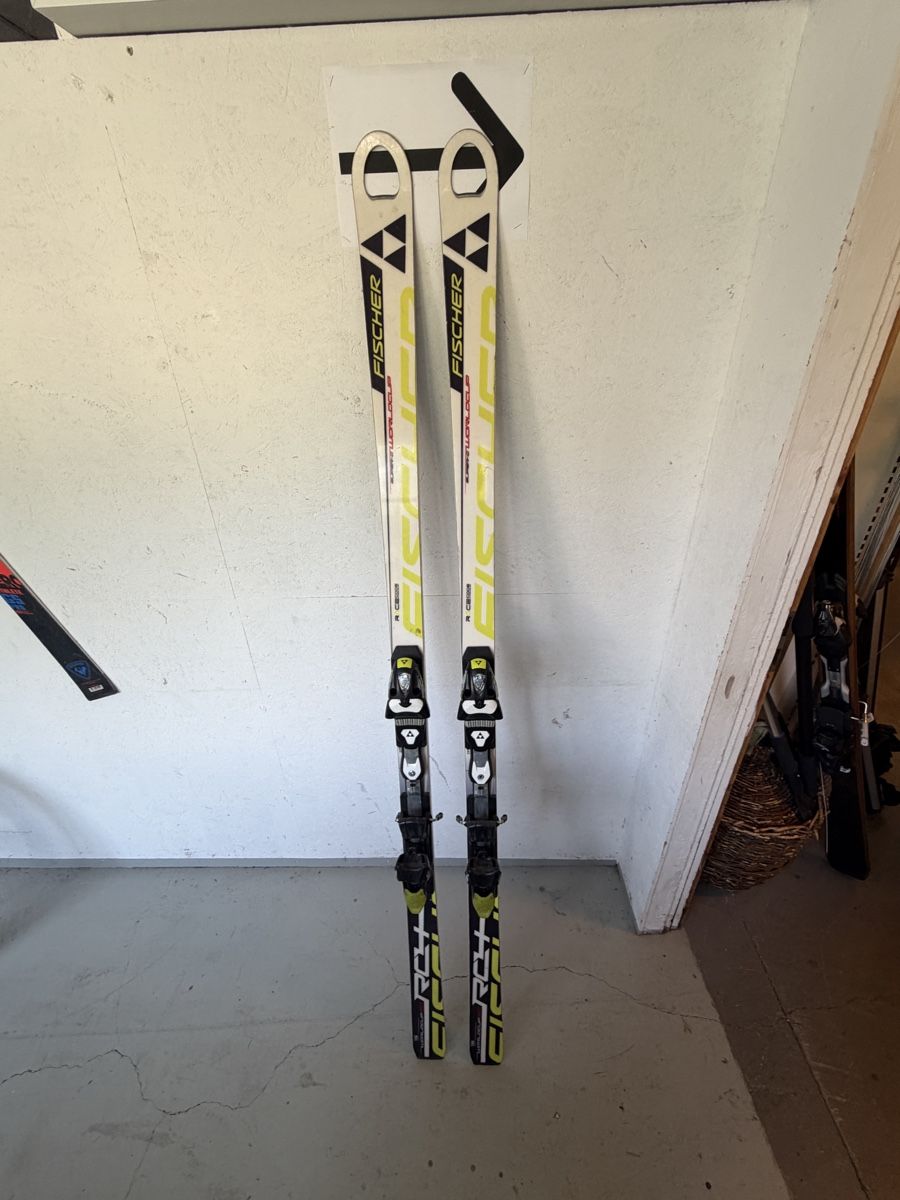 Fischer Skis: Fischr RS4 World Cup 186cm – Gebraucht aus Murten von Ski-Outlet