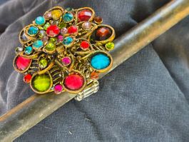 Modisches Floral Ring mit Glas-Steine, elastisch,  S bis L