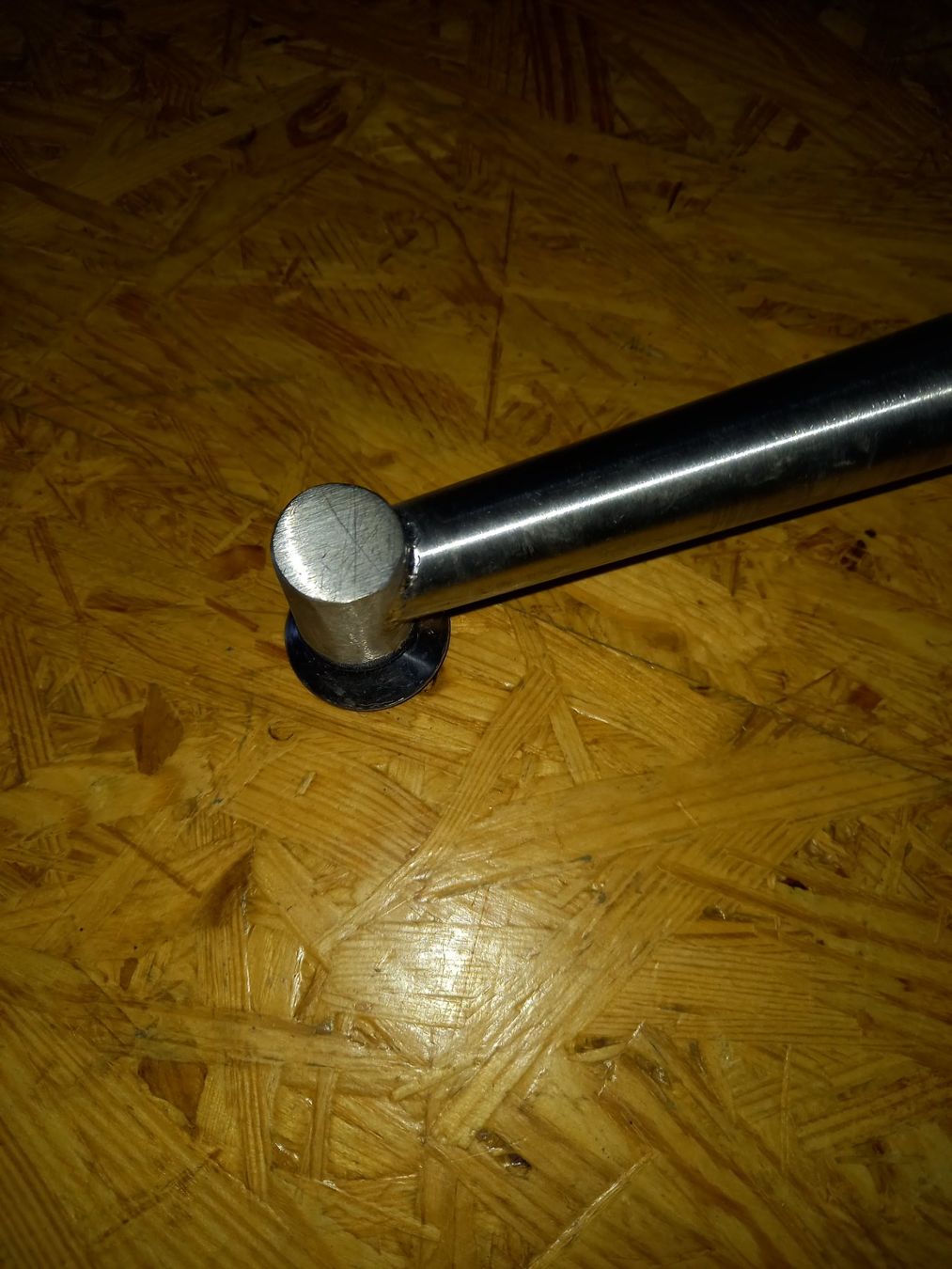 Tische: Tisch quadratisch mit Steinplatte Metallfuss – Gebraucht aus Biglen von BrockenhausGruenspan 3