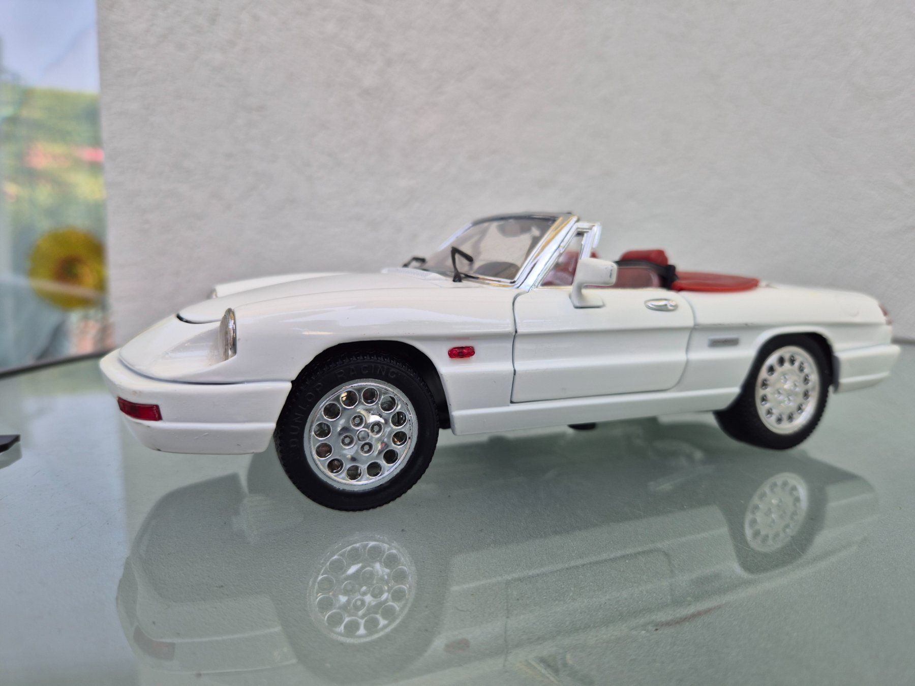Alfa Romeo Modellini d'auto: Alfa Romeo Spider von Universal Hobbies 1:18. – Usato da Oberbuchsiten venduto da laffite54 1