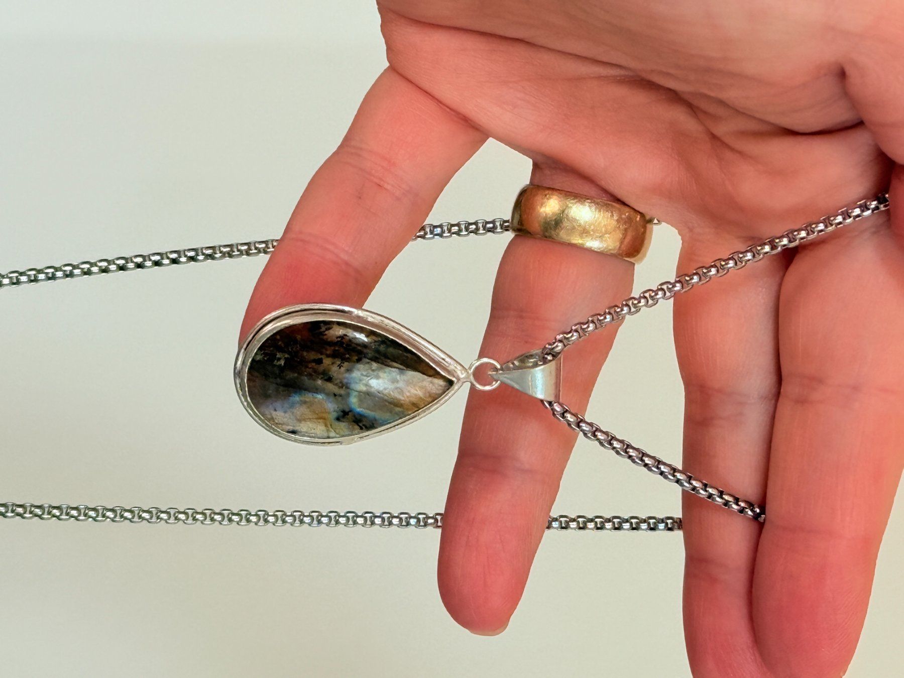 Catenine: Collier Labradorite Naturelle Élégant – Nuovo e nell'imballaggio originale da Genève venduto da AGBERG 9