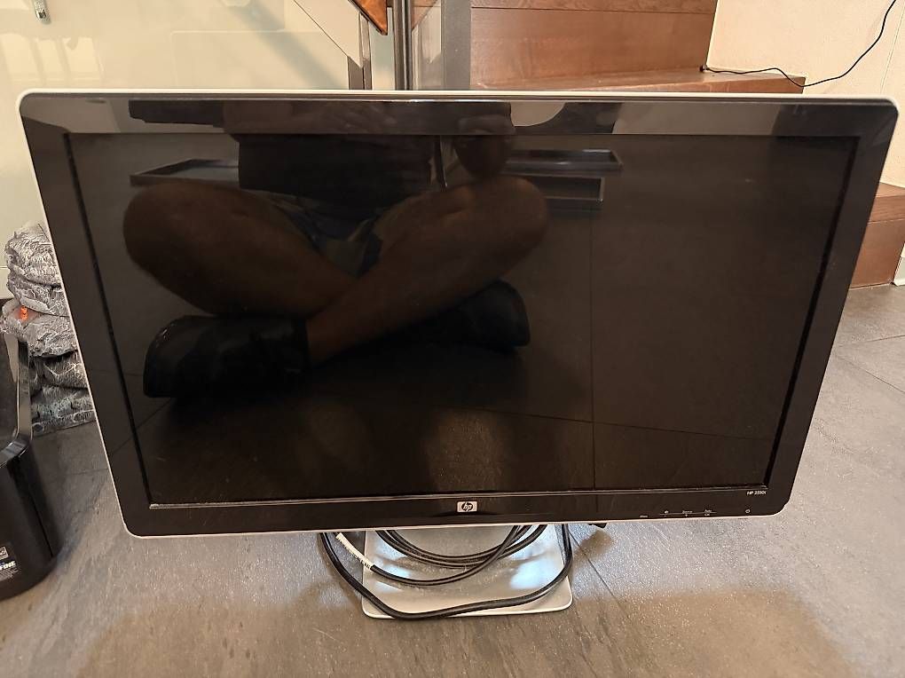 Monitore: Écran HP 25'' – Gebraucht aus Vuarrens von italorico